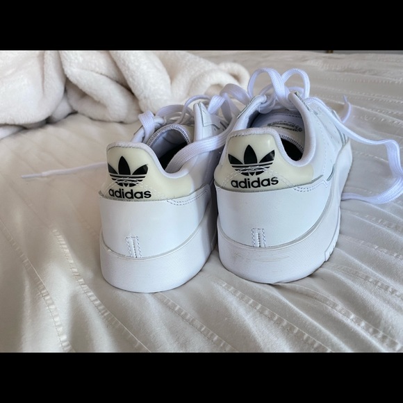 Adidas Original SZ 6 - Picture 3 of 8